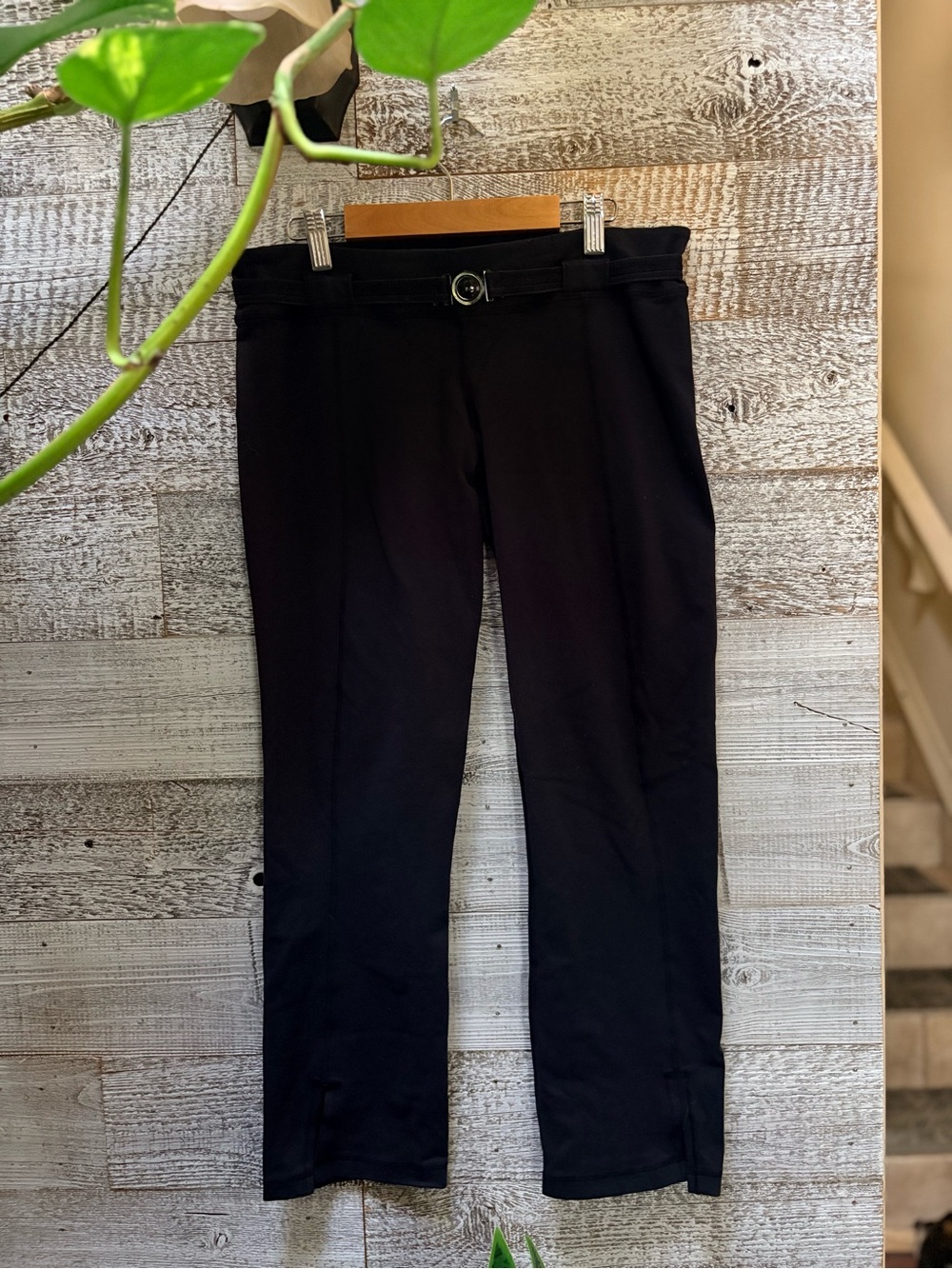 lululemon athletica | "Belt It Out Crop" Y2K Luon Capris - Women's 8, Black